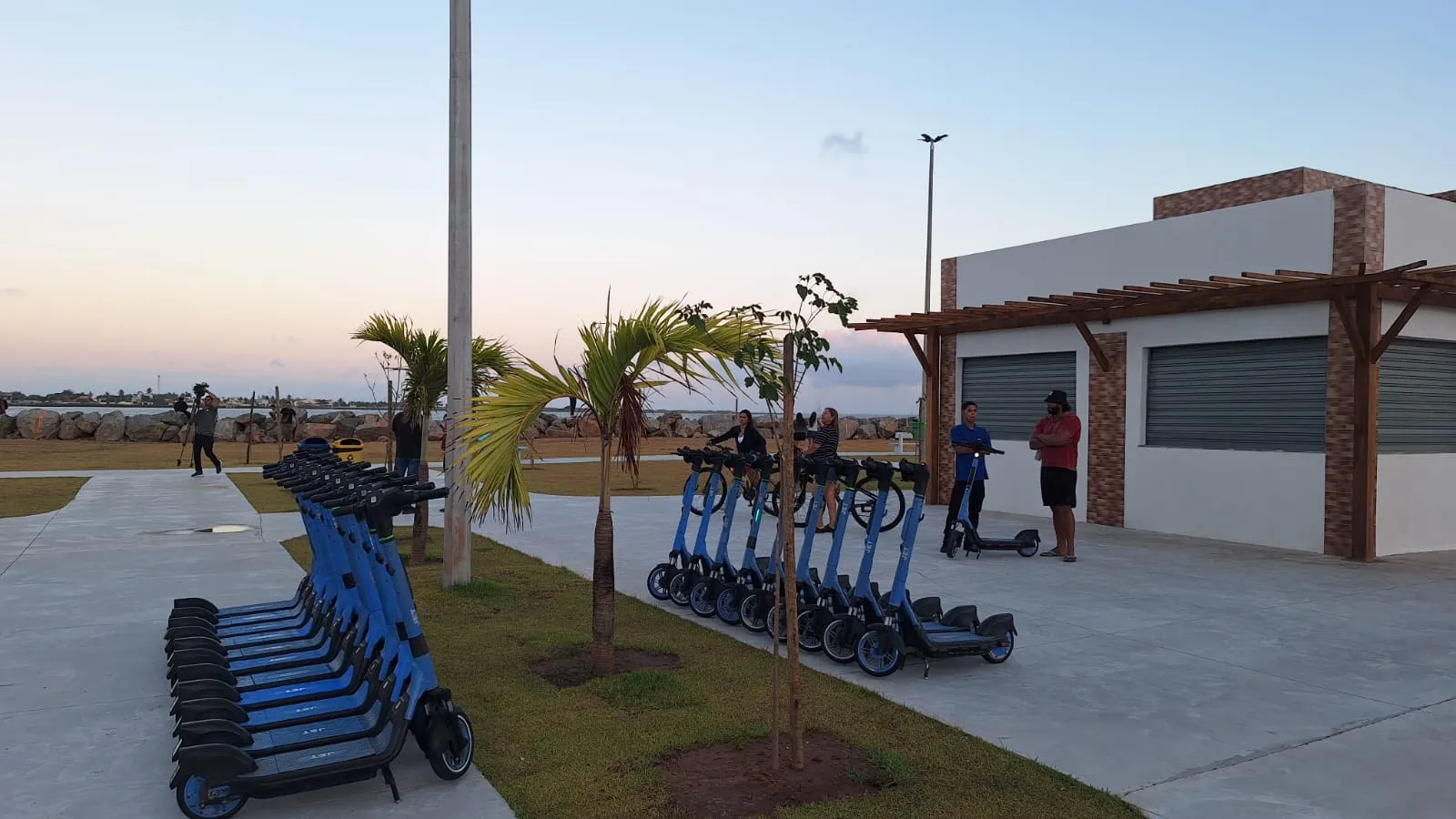 Segundo ela, a obra estava com aproximadamente 20% dos serviços executados quando assumiu a prefeitura, em janeiro de 2025.