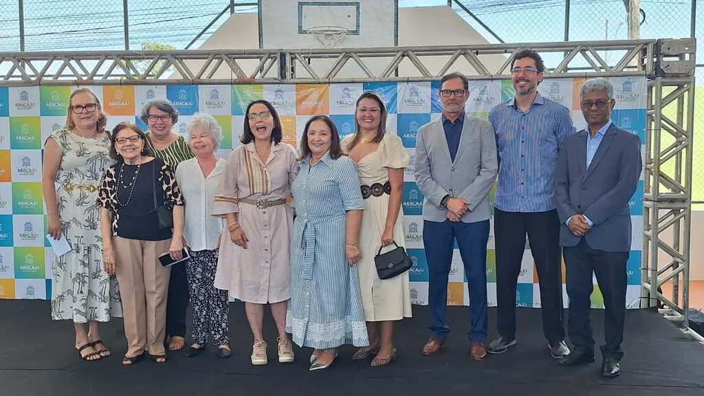 Familiares do homenageado e autoridades municipais