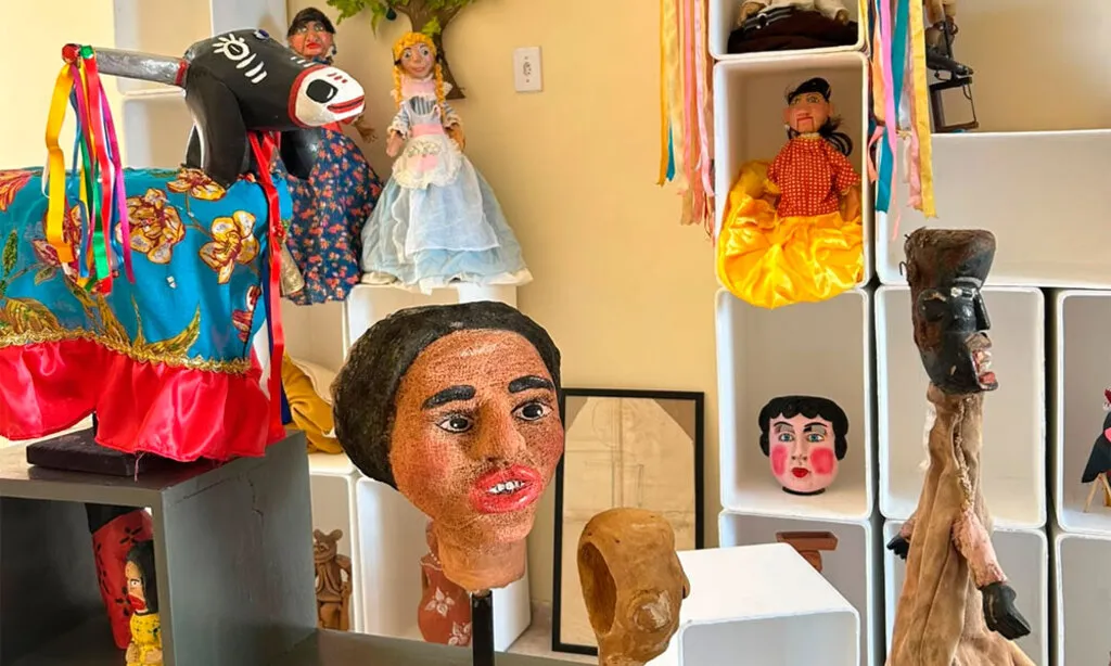 Bonecos e personagens do Mamulengo de Cheiroso expostos na Casa do Boneco, em São Cristóvão, Sergipe.