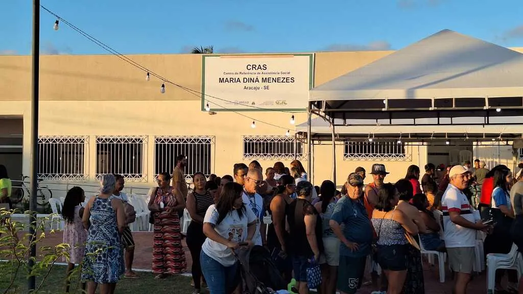 Mais de 1,1 mil imóveis recebem regularização no 17 de Março; Emília anuncia novas ações habitacionais